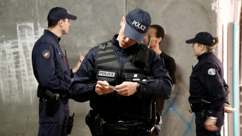 Paris: une opération "majeure" contre l'insécurité à porte de Montmartre, 4.500 kg de marchandise saisis thumbnail