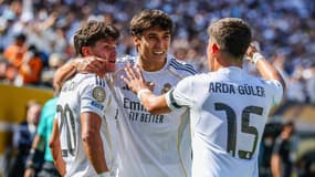 Gonzalo Garcia célèbre un but du Real Madrid avec Arda Guler, le 5 juillet 2025