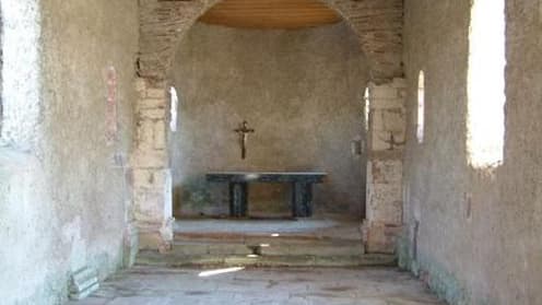 L'intérieur d'une chapelle