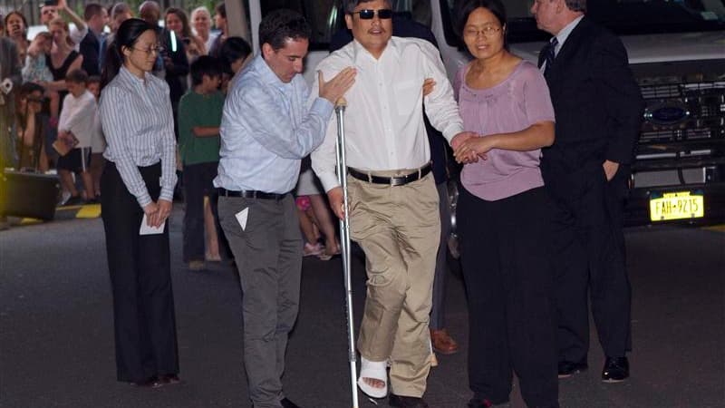 Le militant chinois des droits civiques Chen Guangcheng, qui était au centre d'une querelle diplomatique entre Pékin et Washington, est arrivé samedi soir à New York où il a déclaré que l'égalité et la justice n'avaient "pas de frontière". /Photo prise le