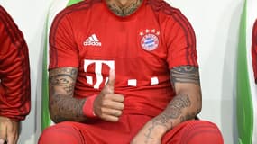 Des fans du club de Munich 1860 ont du acheter le maillot du rival du Bayern Munich pour leur victime. (Il est ici porté par le Chilien Arturo Vidal)