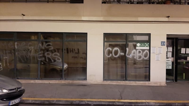 Centre de vaccination rue Louis Astruc à Marseille recouverts de tags en février 2022