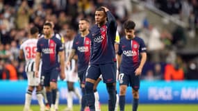 La déception de Kylian Mbappé après la lourde défaite du PSG à Newcastle (4-0) en Ligue des champions, le 4 octobre 2023