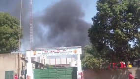 Ce que l’on sait de l’attaque visant l’ambassade de France qui a fait au moins 30 morts à Ouagadougou 