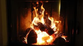 La chaîne de télévision publique norvégienne diffusera vendredi soir un feu de cheminée en train de brûler pendant 12 heures d'affilée. La NRK est une habituée de la "slow television". En 2011, elle avait diffusé pendant 134 heures non stop l'image d'un n