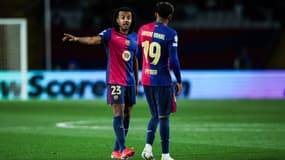 Jules Koundé et Lamine Yamal avec le FC Barcelone pendant un match de Ligue des champions contre l'Atalanta, le 29 janvier 2025