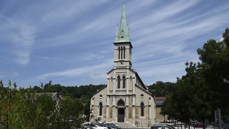 L'église du couvent des Petites-Soeurs de Saint-Joseph de Montgay à Fontaine-sur-Saône