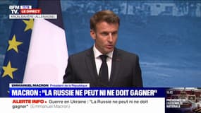 Emmanuel Macron dénonce "des crimes de guerre" russes