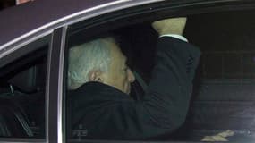 Dominique Strauss-Kahn a été mis en examen lundi soir pour proxénétisme aggravé en bande organisée dans l'affaire du Carlton de Lille et laissé en liberté sous contrôle judiciaire. L'ancien directeur général du FMI devra verser en outre une caution de 100