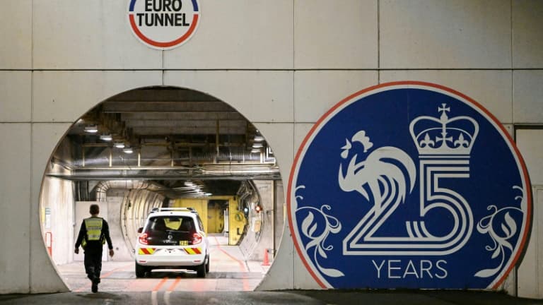 Le tunnel routier sous la Manche, réservé aux employés d'Eurotunnel, lors d'une opération nocturne de maintenance, le 12 février 2023 à Coquelles, dans le Pas-de-Calais