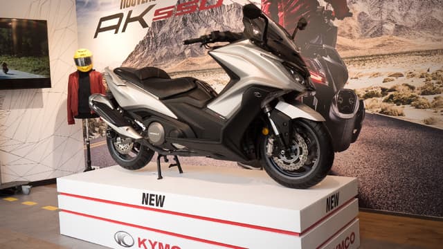 La dernière nouveauté du constructeur taïwanais Kymco n'est autre qu'un méga-scooter connecté.