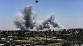 Raqqa (Syrie) sous les bombes le 15 juillet 2017.