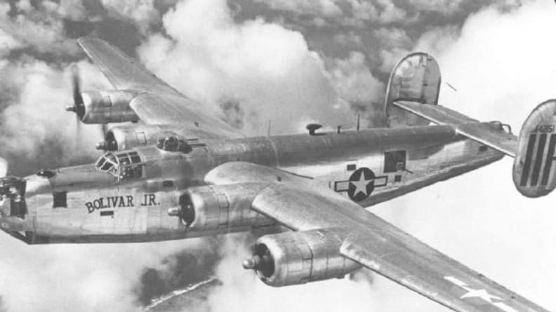Le bombardier B-24J Liberator.