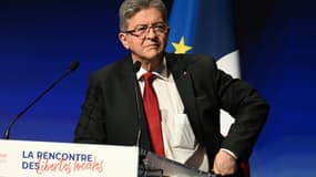 Jean-Luc Mélenchon, candidat LFI à la présidentielle, le 15 mars 2022 à Montrouge, près de Paris