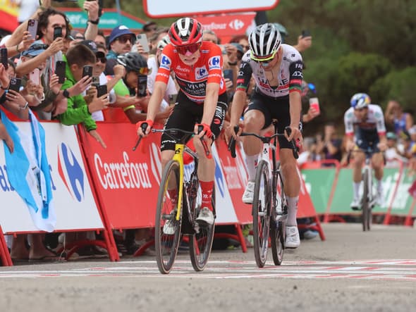 Vingegaard et Almeida lors de la 14e étape de la Vuelta, le 06/09/2025