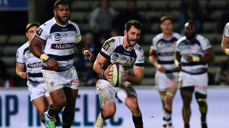 Jean-Baptiste Dubié (balle en mains) va prolonger à l'UBB.