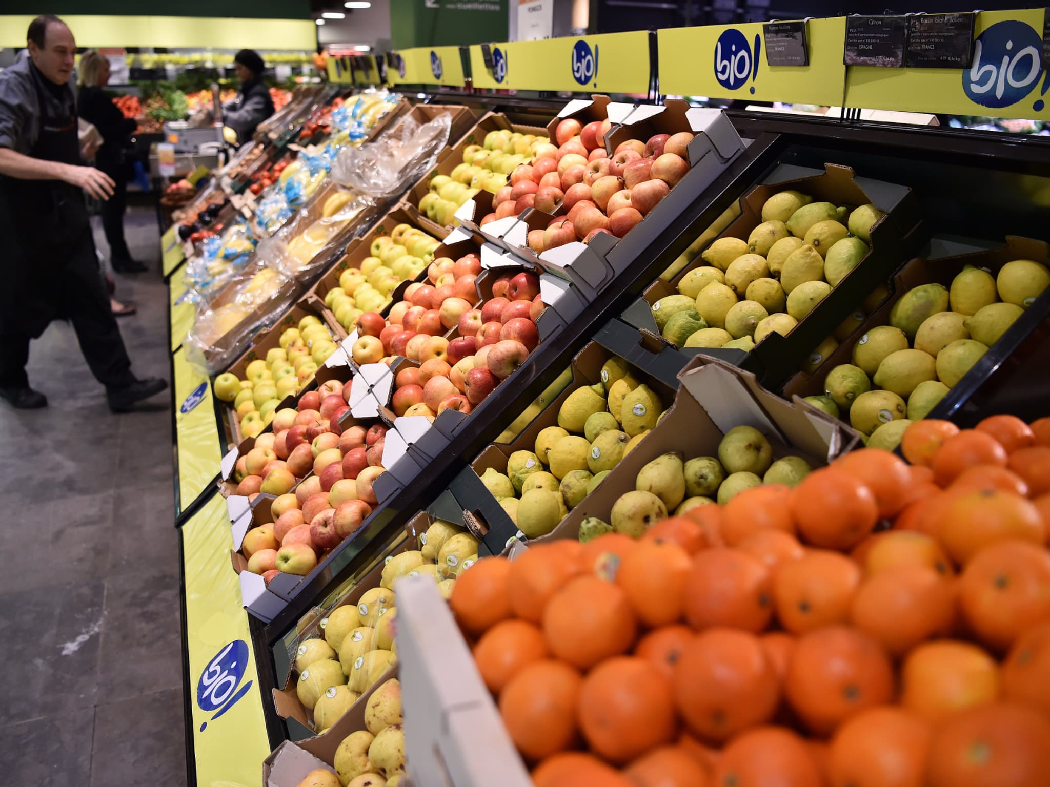 INFO RMC. Le prix des fruits bio a explosé en un an
