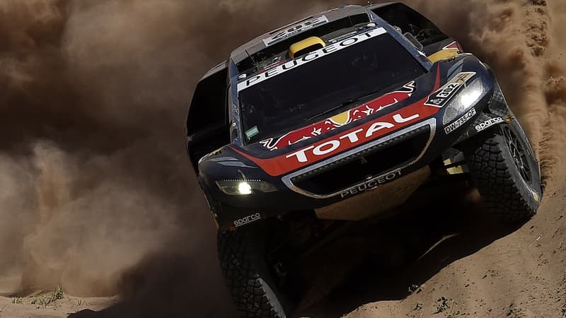 Stéphane Peterhansel dans ses oeuvres sur le Dakar