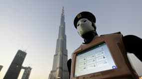 Le premier robot policier, dévoilé à Dubaï, est bien heureusement dépourvu d'arme.