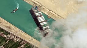 Le porte-conteneurs géant Ever Given a bloqué le canal de Suez pendant six jours fin mars