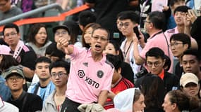 Des fans de Messi lors du match Hong Kong-Inter Miami, le 4 février 2024.