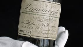 Une bouteille de de Romanée Conti millésime 1945.