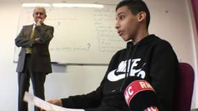 Solitude des jeunes: "Les réseaux sociaux favorisent le repli sur soi"