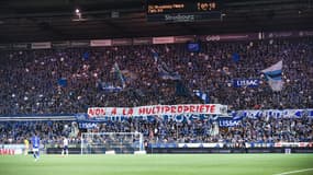 La banderole des supporters strasbourgeois hostile à la multipropriété lors de Strasbourg-PSG (1-1), le 27 mai 2023