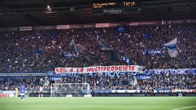 La banderole des supporters strasbourgeois hostile à la multipropriété lors de Strasbourg-PSG (1-1), le 27 mai 2023