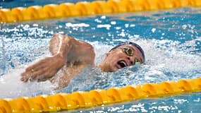 Léon Marchand lors de la finale du 200m 4 nages lors de l'étape de Shanghai de la Coupe du monde en petit bassin