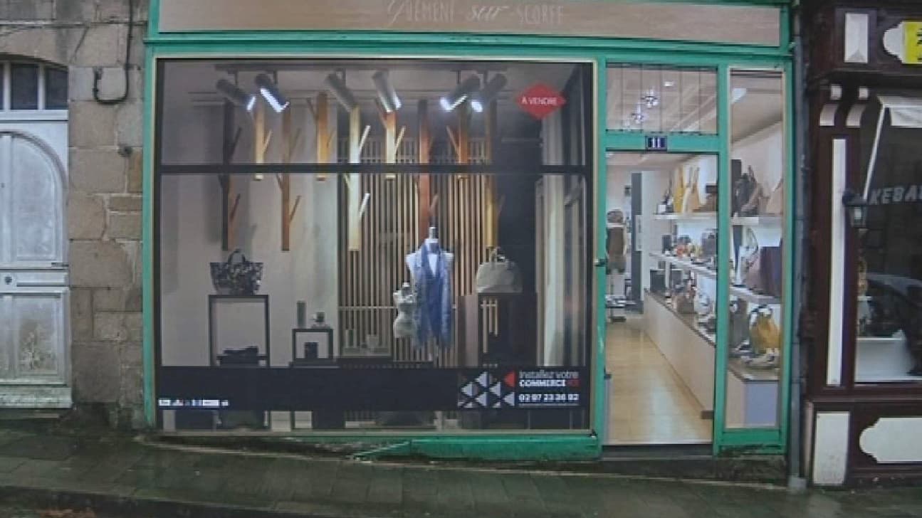 Un vitrine factice pour un magasin vide.