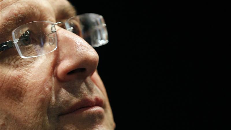 A un peu plus de 100 jours du premier tour de l'élection présidentielle, François Hollande a inauguré mercredi son siège de campagne à Paris, où il a galvanisé ses troupes autour de son slogan "Le changement c'est maintenant". /Photo prise le 7 janvier 20