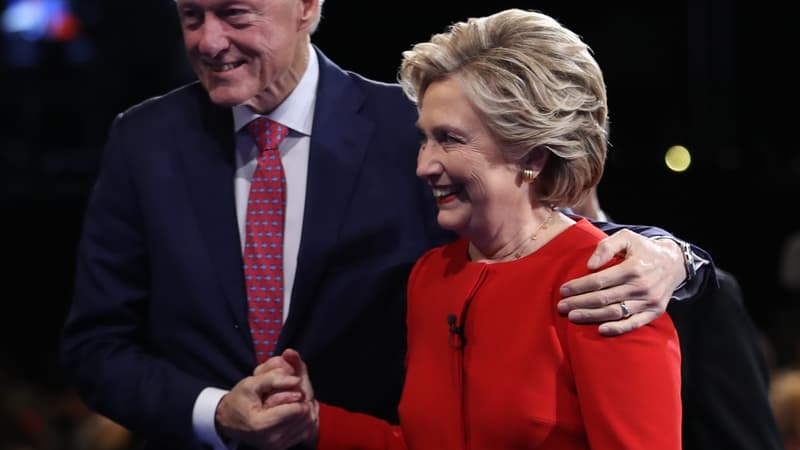 Bill et Hilary Clinton ont reçu près d'un million de dollars de la part de l'établissement allemand. 