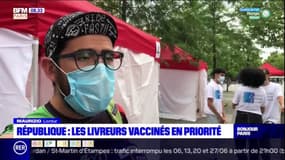 Paris: un centre de vaccination éphémère pour les livreurs à vélo