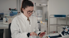 bioMérieux : un partenaire de choix pour le diagnostic in vitro dans le secteur industriel