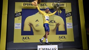Julian Alaphilippe est le nouveau maillot jaune du Tour de France 2019.