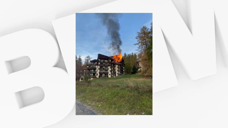 Un immeuble en feu aux Orres (Hautes-Alpes)