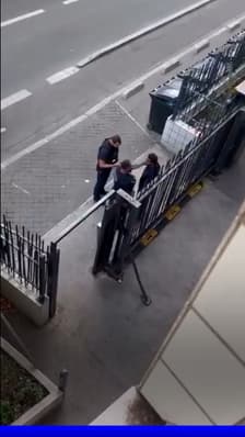  Saint-Denis: un policier gifle et crache sur un jeune homme 