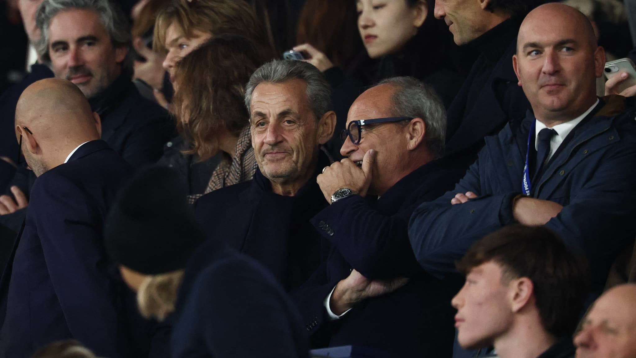 PSG-AUXERRE: NICOLAS SARKOZY DANS LES TRIBUNES DU PARC APRÈS SA CONDAMNATION À 5 ANS DE PRISON