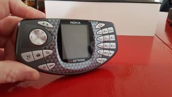 La console N-Gage, exposé au Museum of failure de Samuel West, en Suède.