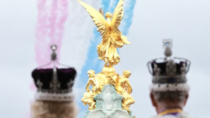 Le roi Charles et la reine Camilla au balcon de Buckingham Palace ce samedi. Le roi Charles et la reine Camilla au balcon de Buckingham Palace ce samedi.