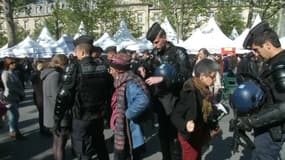 La sécurité a été renforcée aux abords de la place de la République pour le grand rassemblement organisé par Benoît Hamon.
