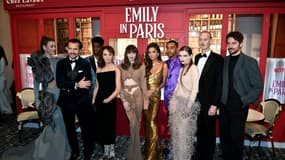 Les acteurs d'Emily in Paris, à Paris, le 6 décembre 2022