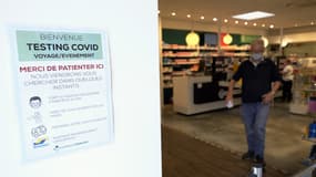 Une pharmacie en Belgique proposant des tests Covid (Photo d'illustration).