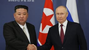 Vladimir Poutine et Kim Jong-un lors de leur rencontre au cosmodrome de Vostochny, en Russie, le 13 septembre 2023.
