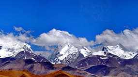 La Yarsagumba se trouve exclusivement sur les flancs de l'Himalaya, à la fonte des neiges.