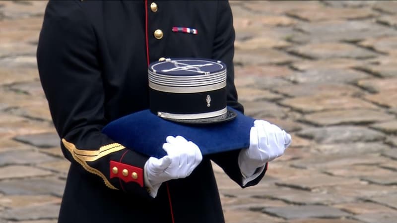 Le képi d'Arnaud Beltrame