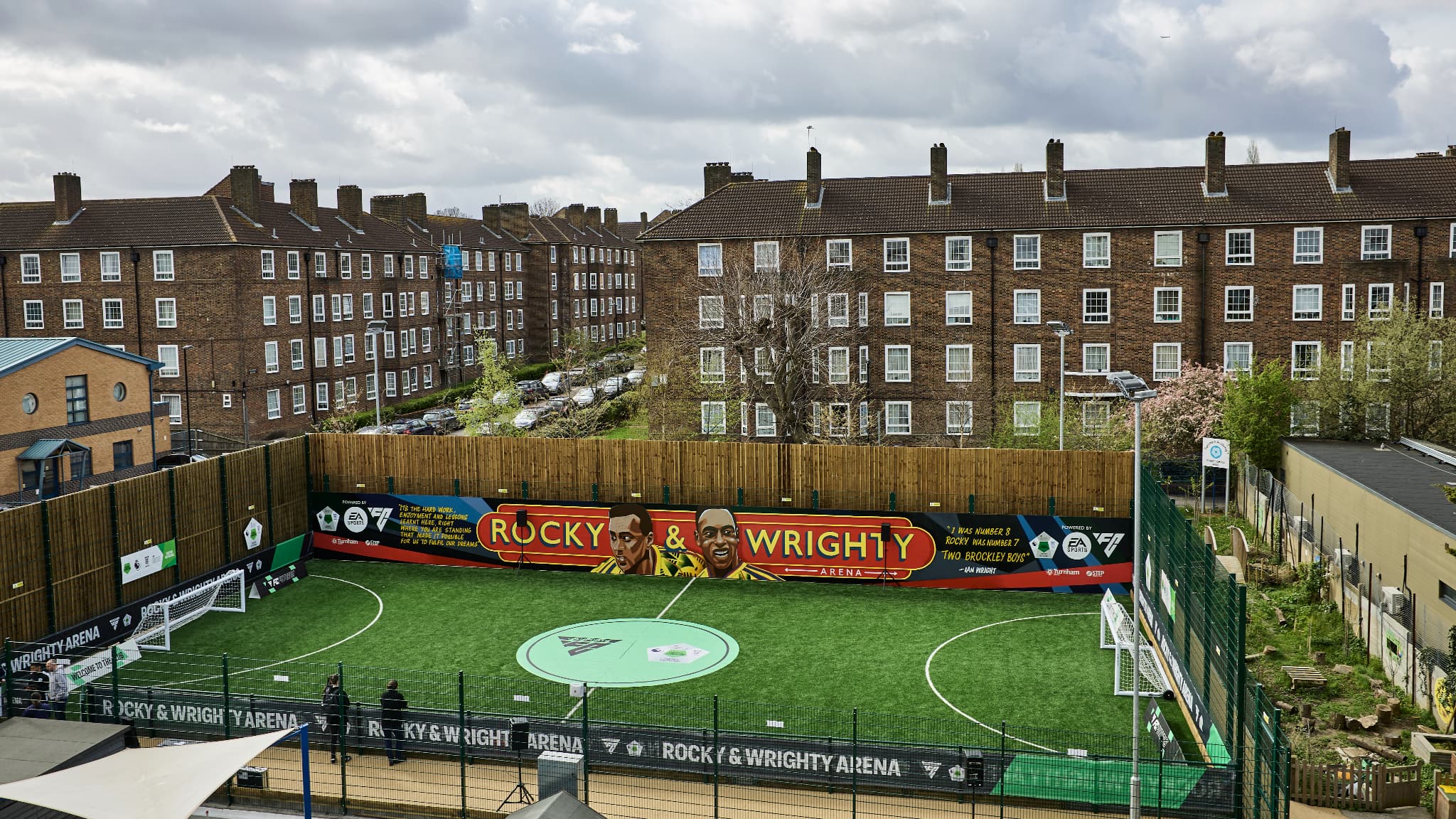 Le terrain "Rocky & Wrighty Arena" à la Turnham Academy de Londres, le 11 avril 2023 Le terrain "Rocky & Wrighty Arena" à la Turnham Academy de Londres, le 11 avril 2023