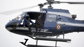 Les recherches mobilisent notamment un hélicoptère de la gendarmerie (illustration)