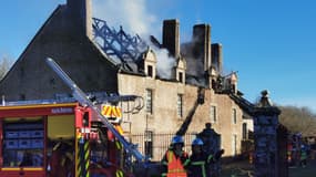 Le manoir de Kernault à Mellac (Finistère) touché par un incendie le dimanche 12 janvier 2025
